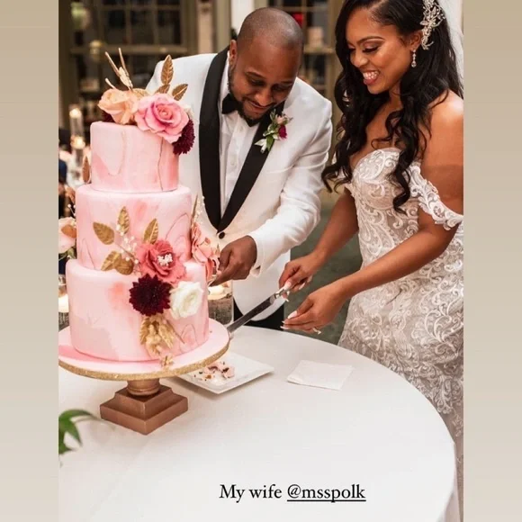 Zavana Couture Wedding Dress - Picture 2 of 7